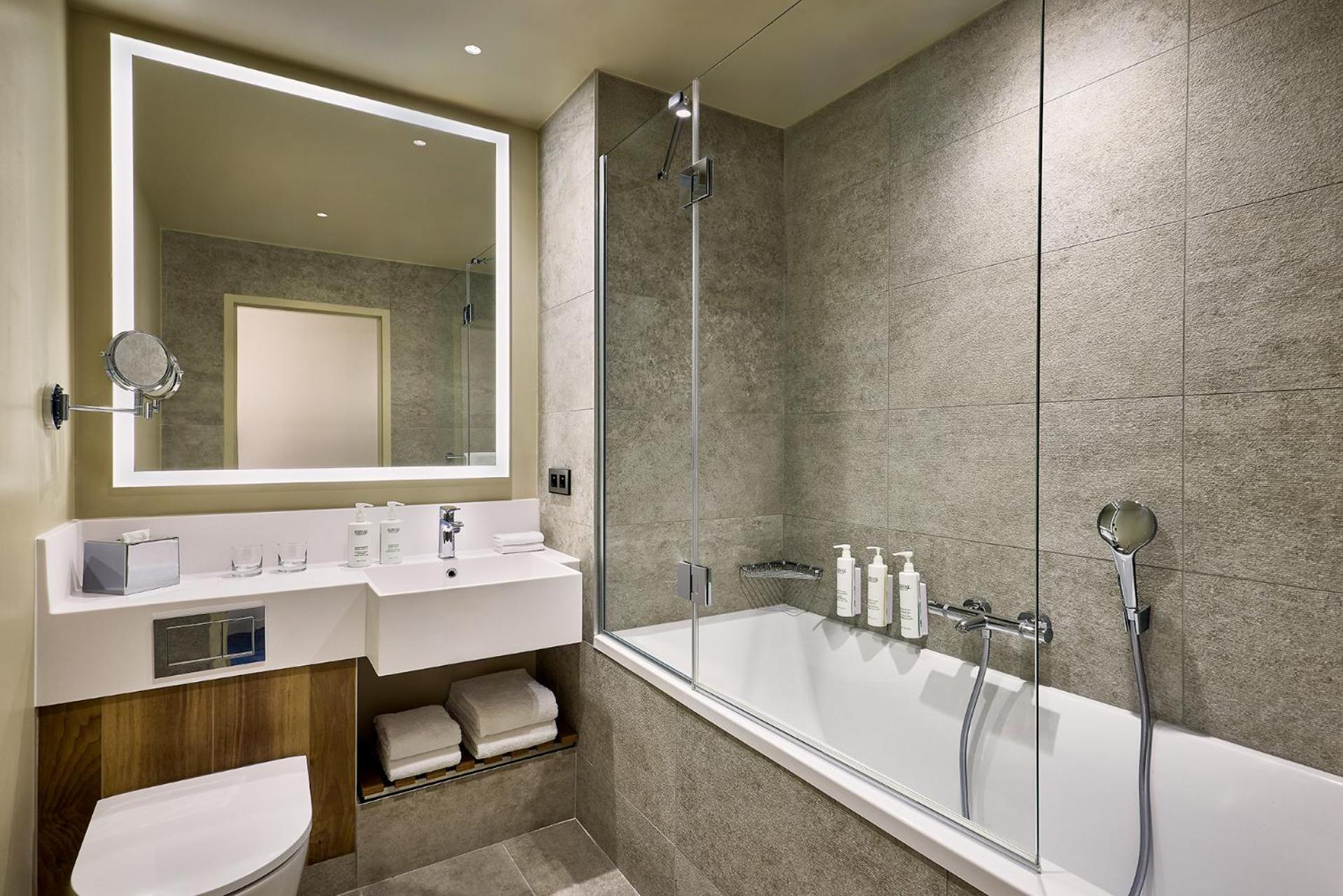 Courtyard By Marriott Lyon Eurexpo Stadium Genas Esterno foto