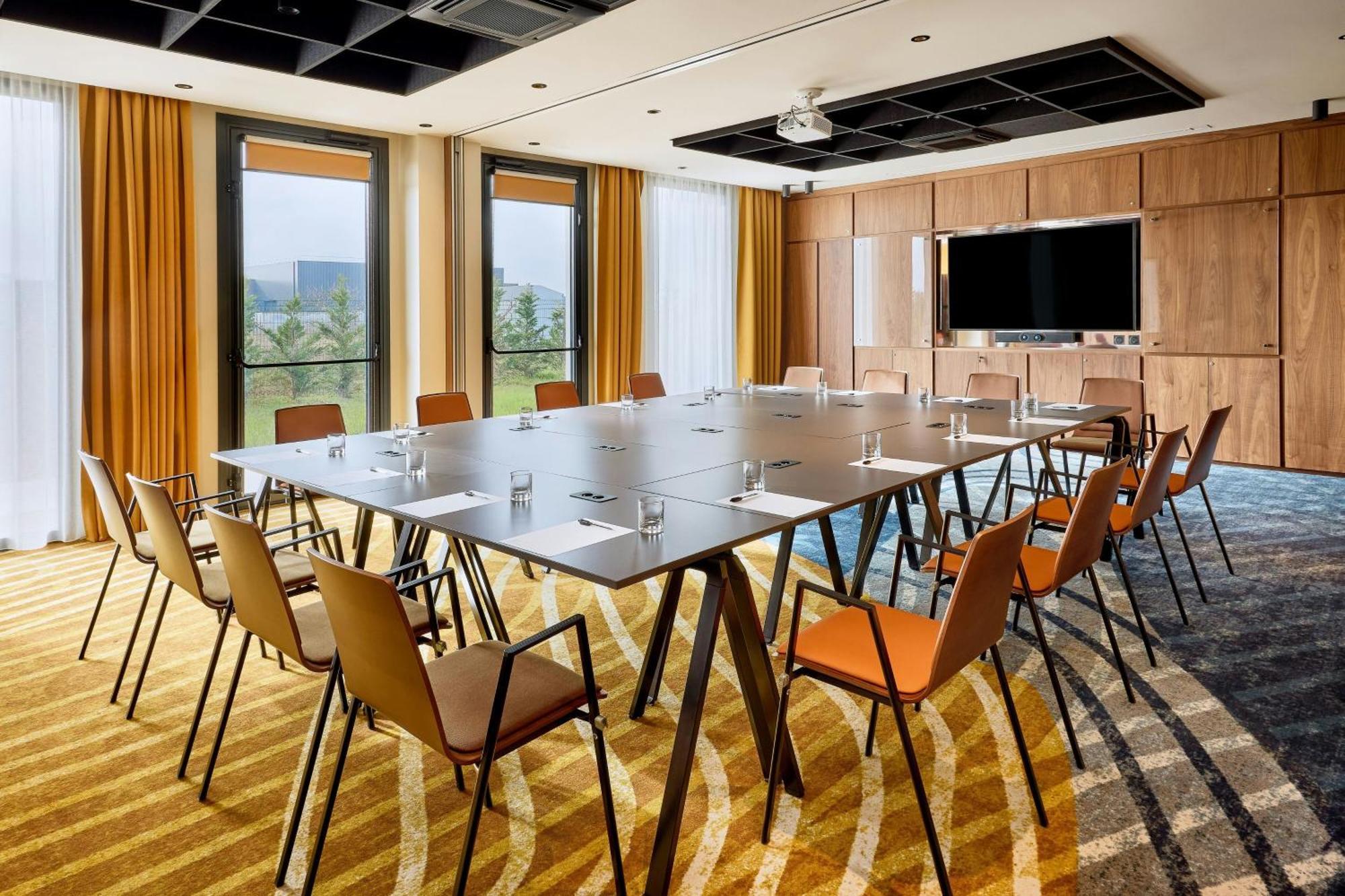 Courtyard By Marriott Lyon Eurexpo Stadium Genas Esterno foto